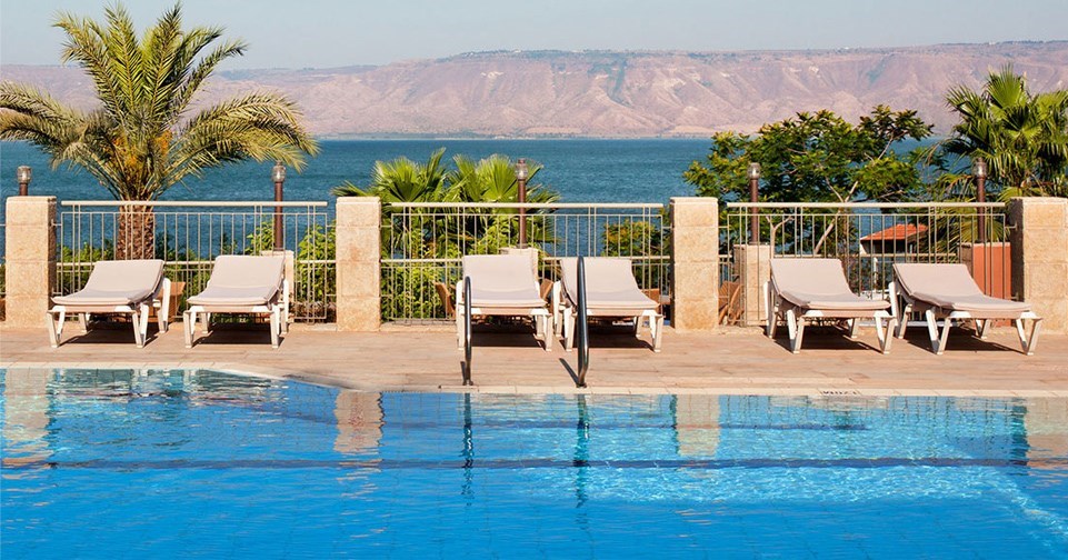 Swimming Pool & The Beach Garden